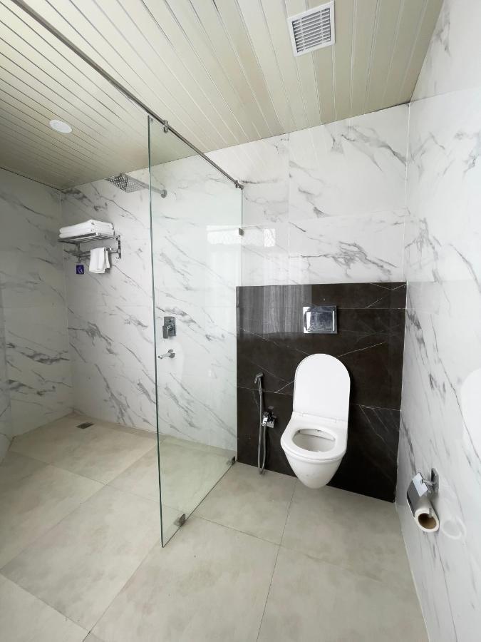 Hotel Westend Удайпур Екстериор снимка