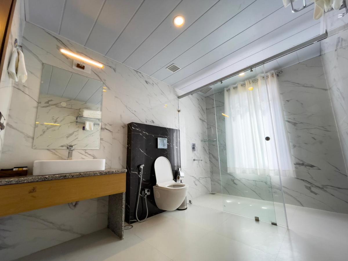 Hotel Westend Удайпур Екстериор снимка