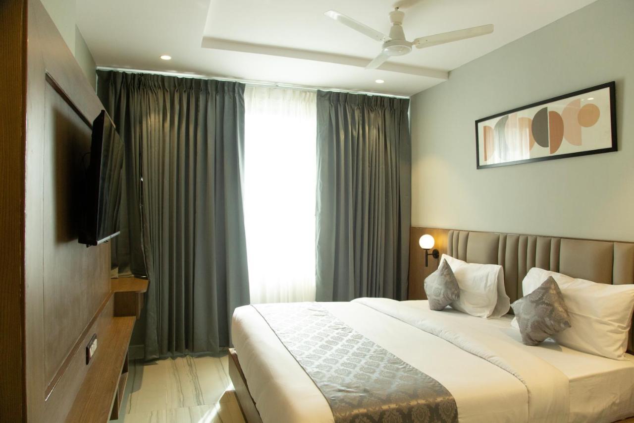 Hotel Westend Удайпур Екстериор снимка