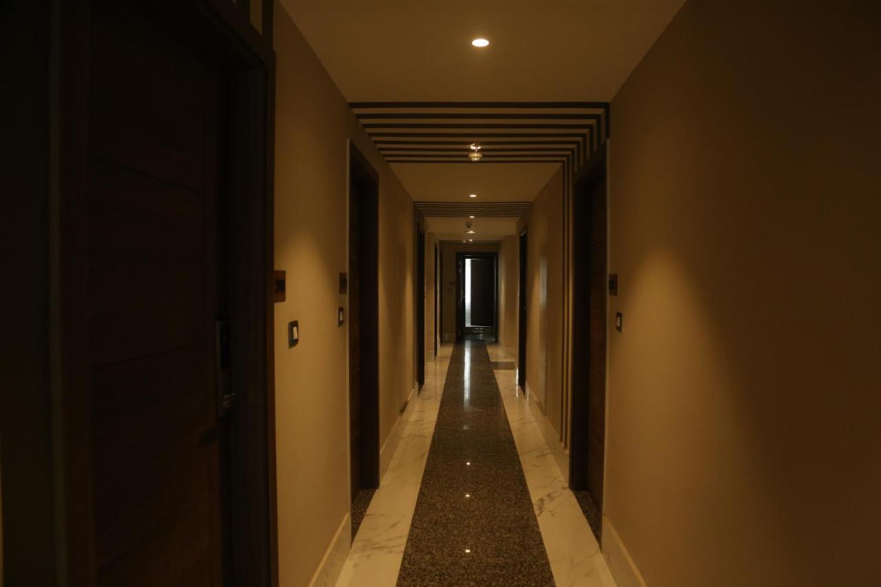 Hotel Westend Удайпур Екстериор снимка