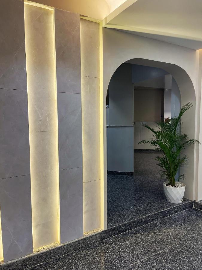 Hotel Westend Удайпур Екстериор снимка