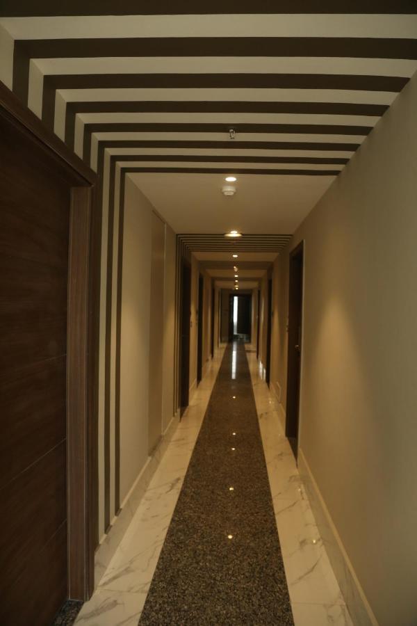 Hotel Westend Удайпур Екстериор снимка