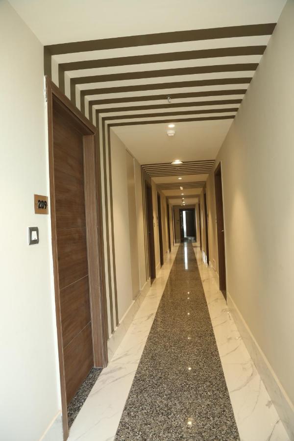 Hotel Westend Удайпур Екстериор снимка