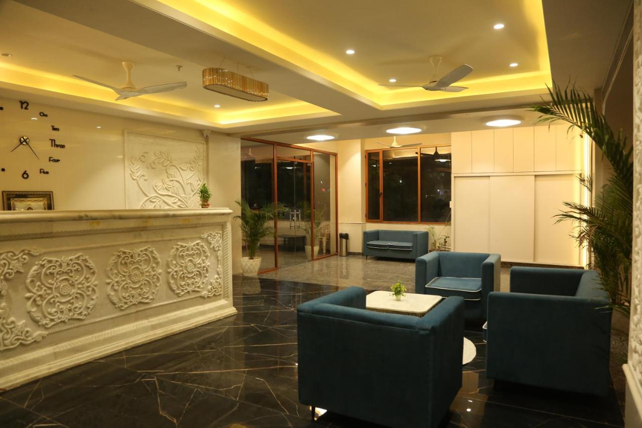 Hotel Westend Удайпур Екстериор снимка