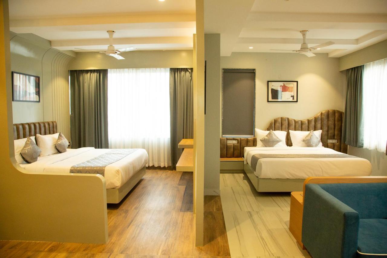 Hotel Westend Удайпур Екстериор снимка