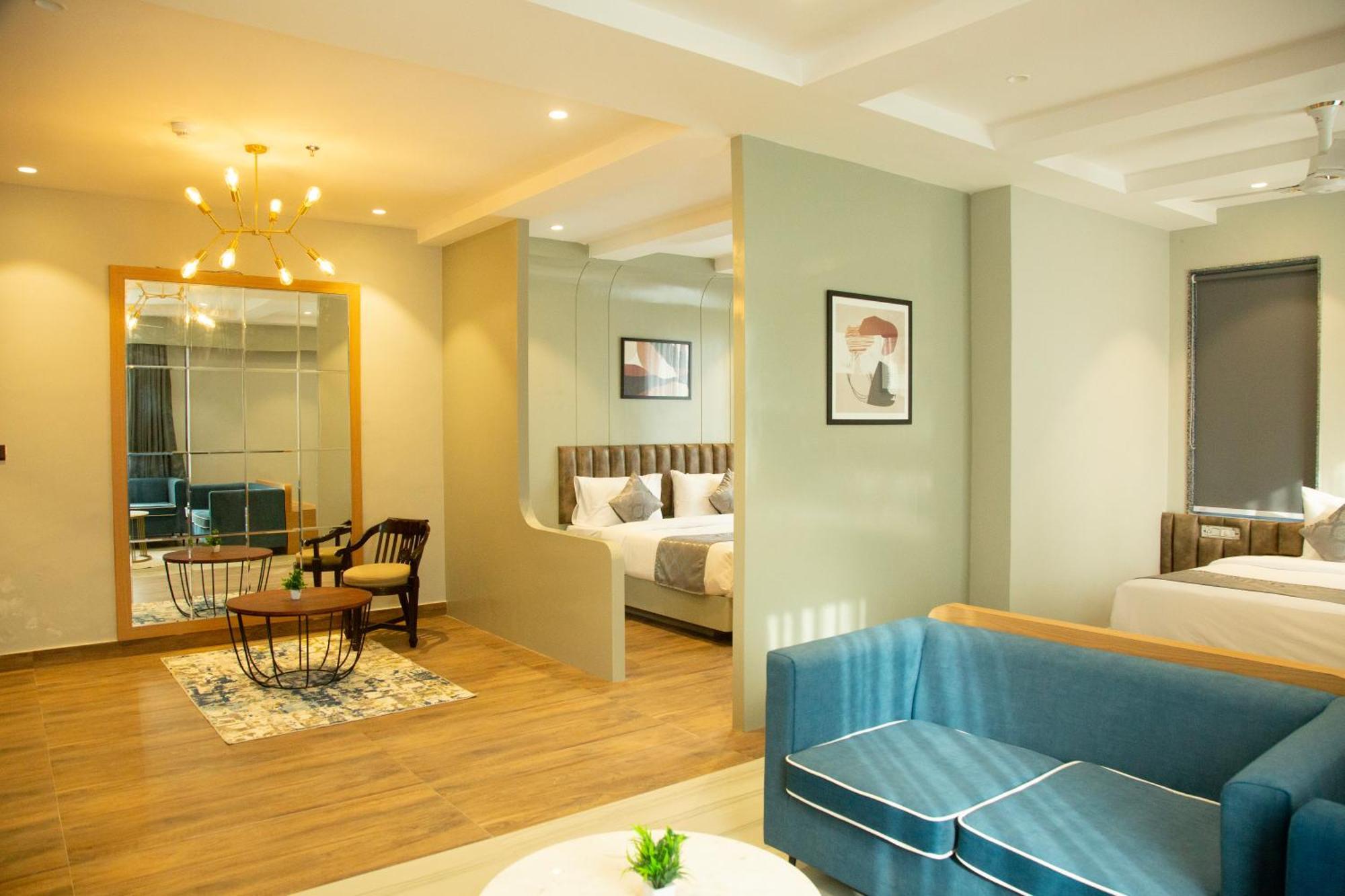 Hotel Westend Удайпур Екстериор снимка